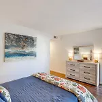 Quiet Condo With Pool Access, Near Arizona Boardwalk
