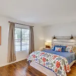 Quiet Condo With Pool Access, Near Arizona Boardwalk