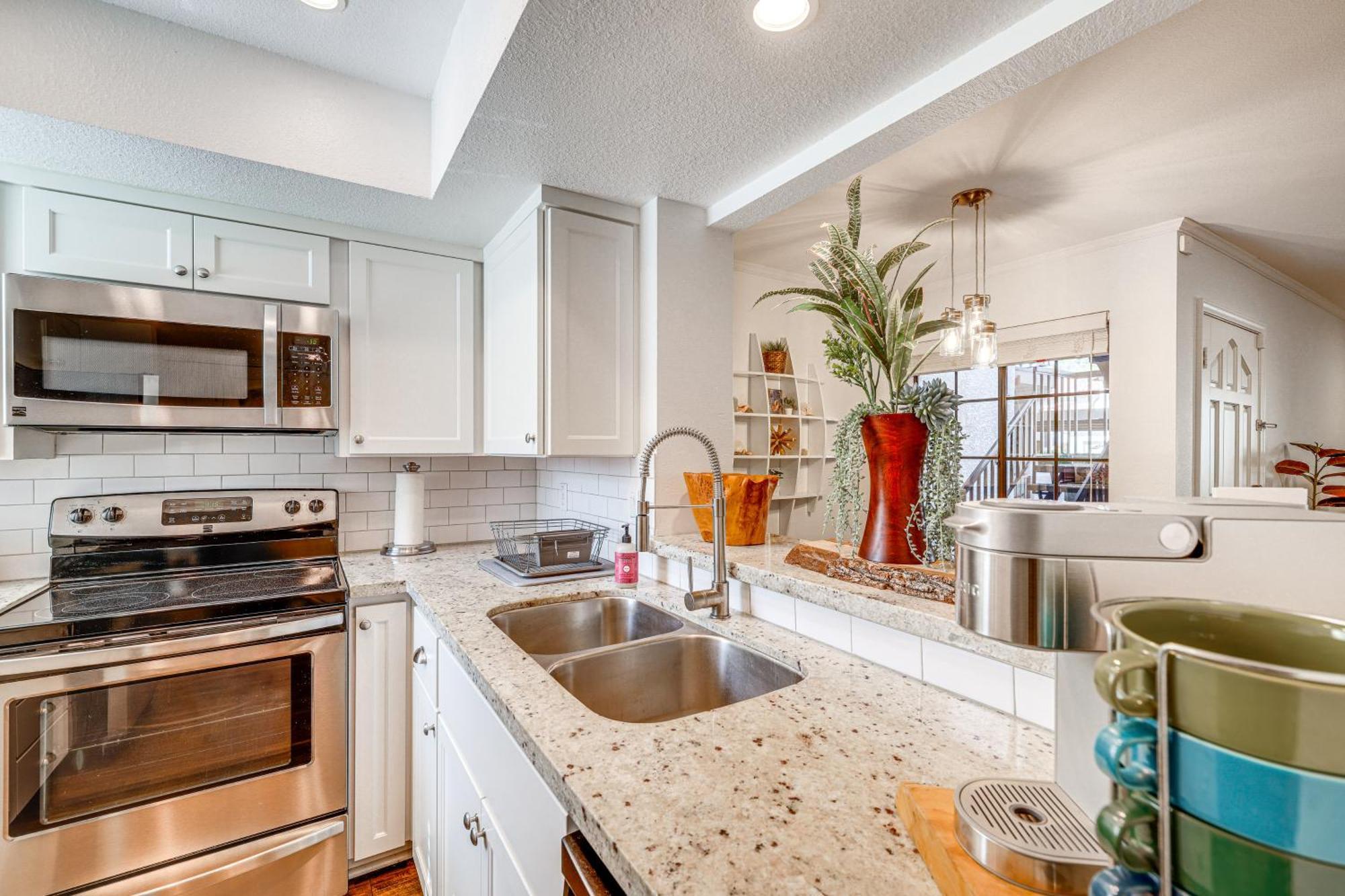 Quiet With Pool Access, Near Arizona Boardwalk Apartment *