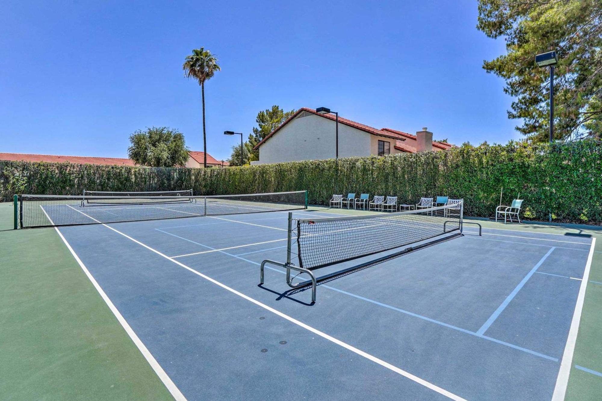 Quiet With Pool Access, Near Arizona Boardwalk Apartment *